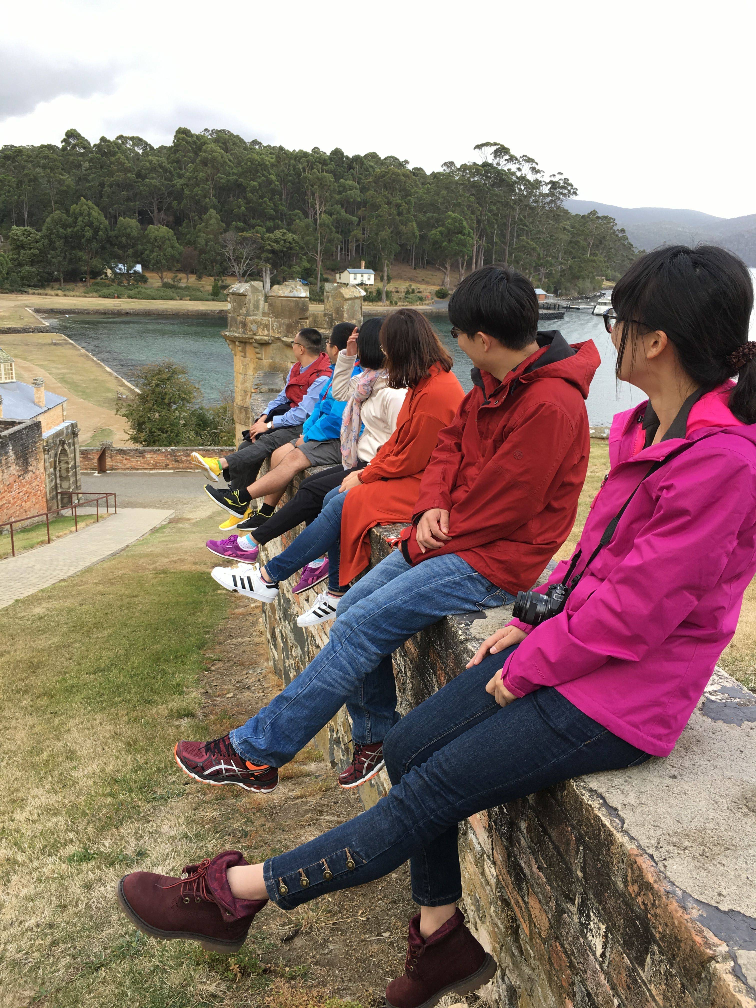 中欧体育平台-塔斯马尼亚联球迷现场助威，球队士气高涨的简单介绍