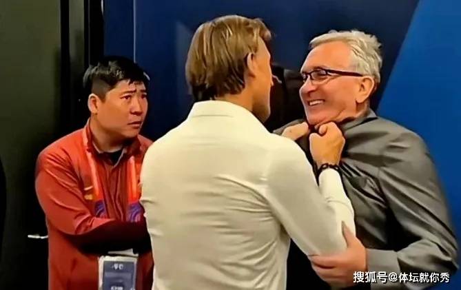 关于奥克兰城2战丢16球提前出局周通受伤情绪激动不愿下场的信息