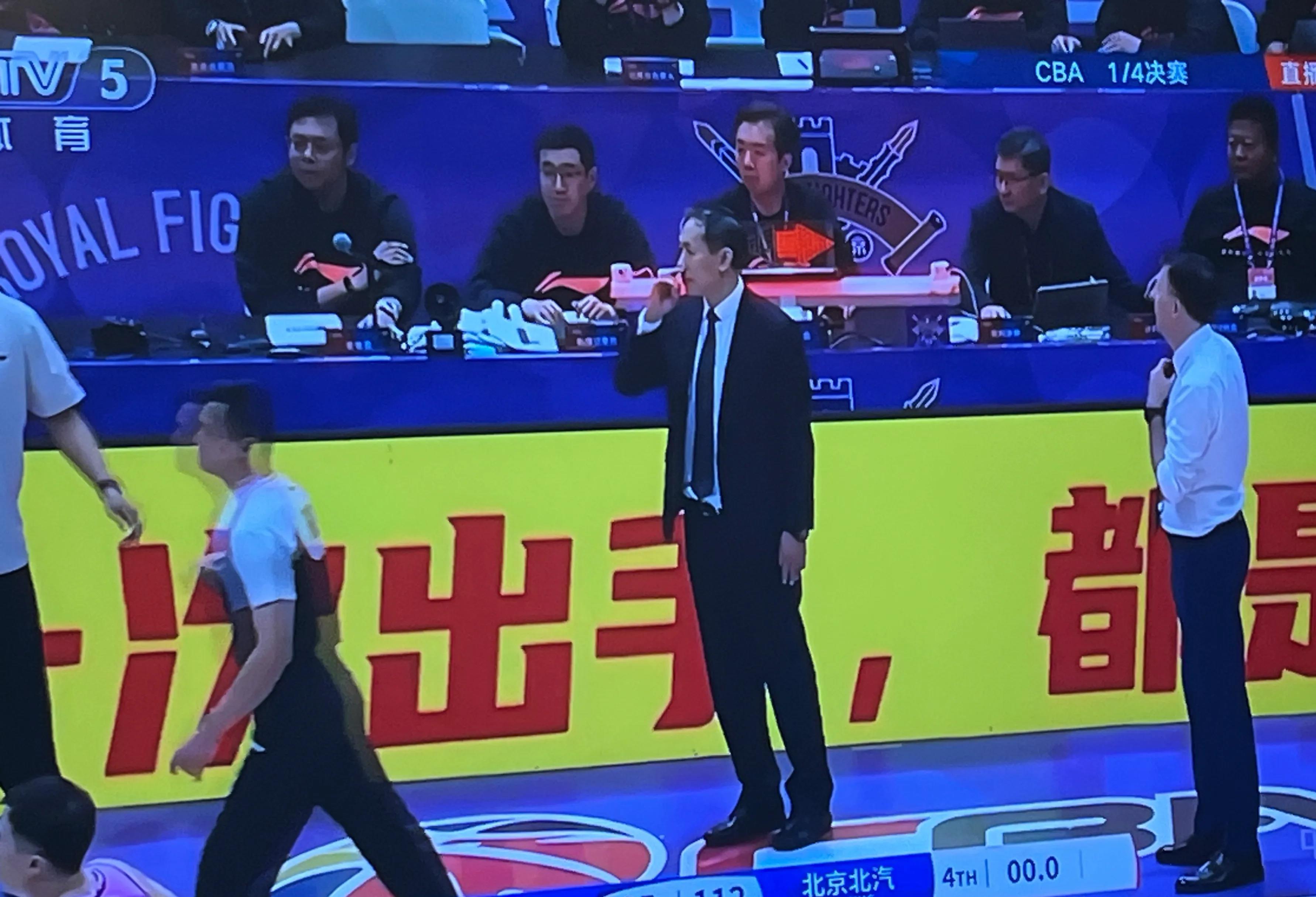 中欧体育平台-CBA官方发布北京男篮集锦：一起来回顾北京男篮的季后赛高光表现